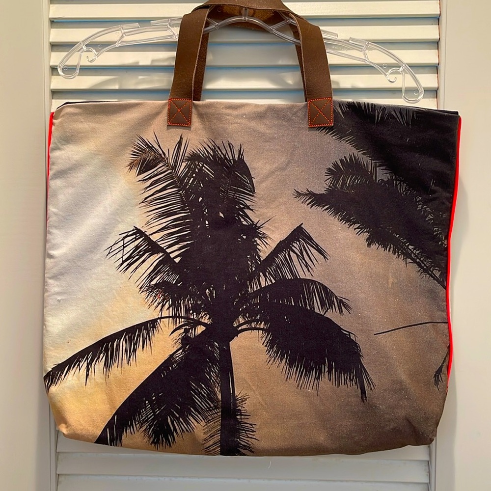 Dezso Palm Tote